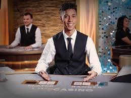 Antarmuka Recently Played m3 toto dengan pilihan meja dealer langsung